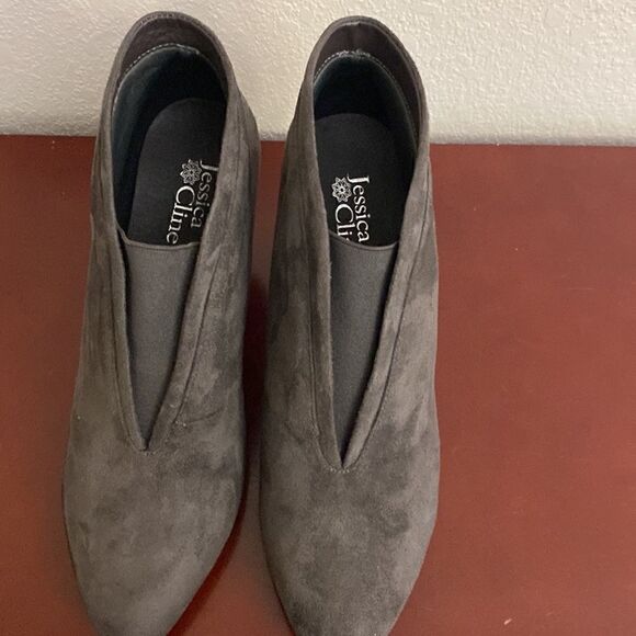 JESSICA KLINE BOOTIES BROWN SEUDE WITH A 2”HEEL!! - Picture 2 of 5